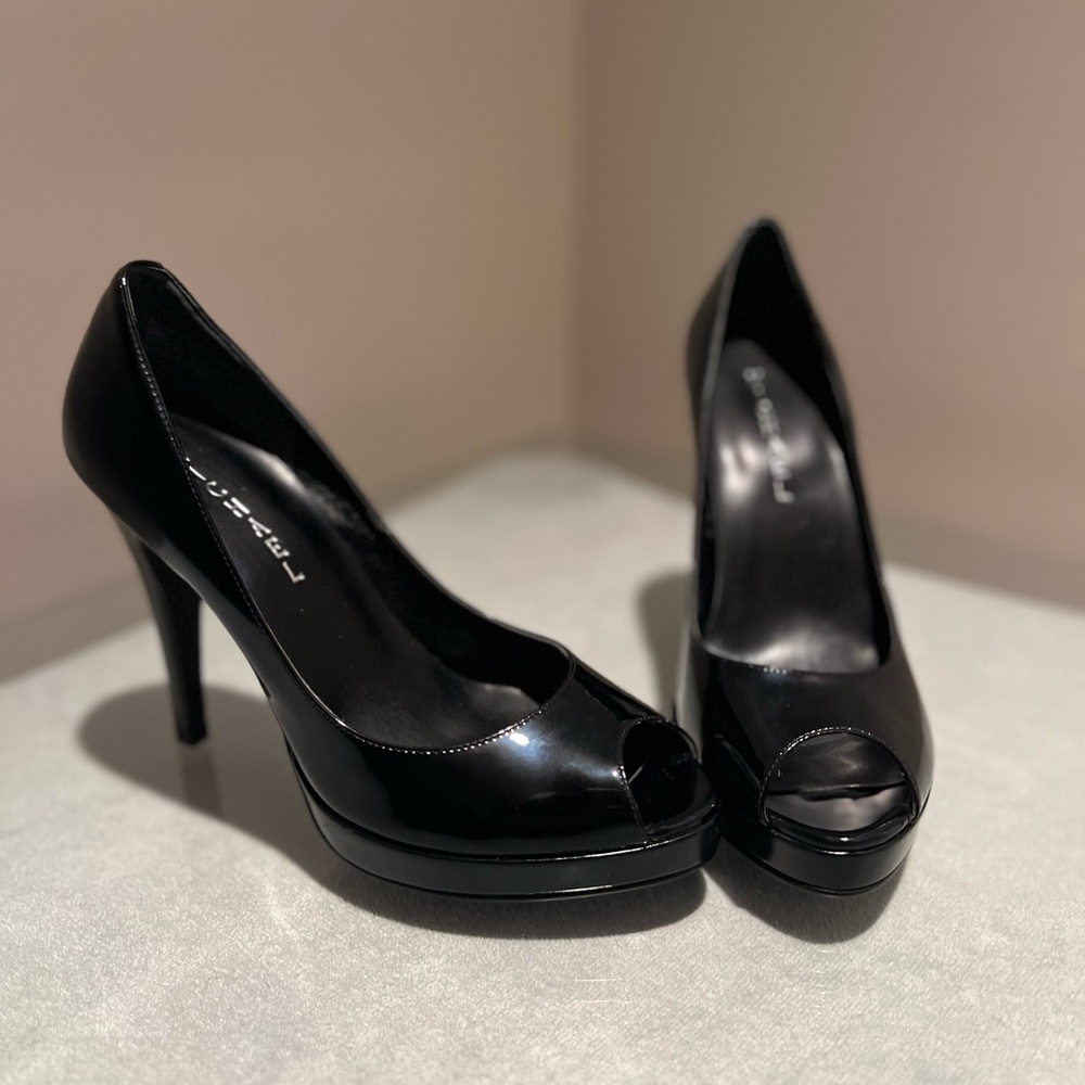 Michael Shannon Raman High Heels